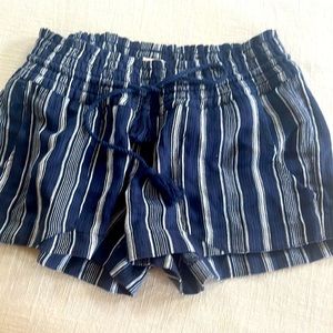 Roxy Small Navy/White Shorts